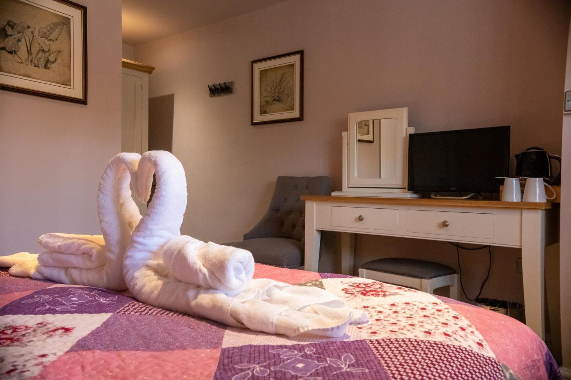 The Hare And Hounds Bed & Breakfast Fulbeck Екстериор снимка